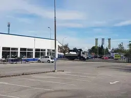 Bad Vöslau: unbebautes Betriebsgrundstück (4.492 m² / nicht teilbar) in Frequenzlage neben JYSK zu kaufen