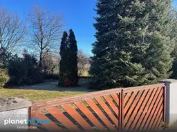 Geräumiges Haus mit gestaltbarem Garten sucht neue Besitzer!