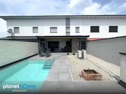 Zauberhaftes Mittel-Reihenhaus mit Pool in Top Lage
