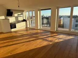 Was für ein Ausblick! Traumhafte, sehr sonnige 4 Zimmer Dachgeschoßwohnung mit 47 m² Terrasse mit Panoramablick über Wien und 18 m² Balkon auf der Wohnebene in einer Stilzinsvilla in einer der schönsten Grünwohnlage Wiens 