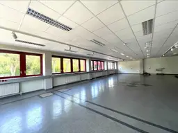 EG Showroom mitten im Industriezentrum unweit von Inzersdorf zu mieten