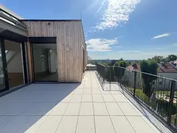 STOCK IM WEG - "Licht. Raum. Luxus. - 5 Zimmer Dacherstbezug mit Gartenblick, Südterrasse &amp; Garage" 