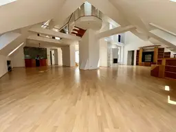 Extravagantes, kultiges 80 ties Retro Chic XXL Penthouse!
Miami Vice meets Raumschiff Enterprise