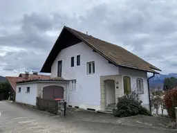 Charmantes Wohnhaus mit Seeblick und Bergpanorama in ruhiger Sackgassenlage am Attersee