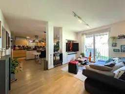 Großzügige und gepflegte Maisonette-Wohnung mit Terrasse, Garten und 2 Carport-Parkplätzen