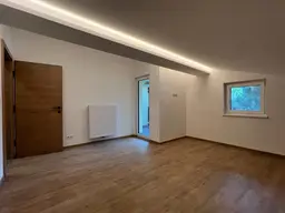 Großzügige 5-Zimmer-Dachgeschosswohnung mit Balkon in Maurach bei Buch