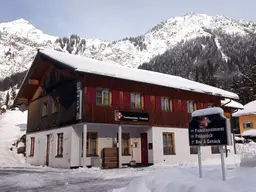 Pension mit Herz am Arlberg – Familienzimmer, Sauna &amp; geselliger Gastronomie sucht neue Ideen