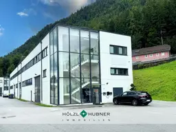 Moderne Bürofläche mit Lagerkombination