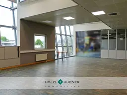 Attraktiver Gewerbestandort: Großzügige Büros mit 4.000 m² Lager