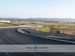 Grundstück mit viel Potenzial im Industriegebiet