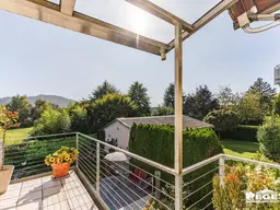 Wohntraum-Idylle zum Verlieben: Top-ausgestattetes Wohnhaus mit Terrasse, Garten und Natur-Badeteich