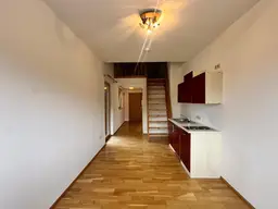 Helle Loftwohnung mit Balkon und Stellplatz
