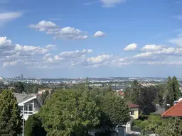 Herrlicher Wienblick! Grenze zu Perchtoldsdorf! Prominente Villengegend in gepflegter Nachbarschaft!