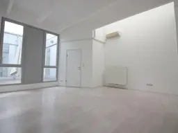 REPRÄSENTATIVE BÜRO- ODER PRAXISRÄUMLICHKIETEN ZU VERMIETEN!