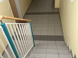 Auffallend exzellente Dachgeschoßwohnung nähe KF-Uni zu vermieten (WG möglich)!