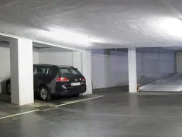 Komplette Garage (11 Abstellplätze) direkt bei U3 "Hütteldorfer Strasse"