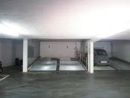 Komplette Garage (11 Abstellplätze) direkt bei U3 "Hütteldorfer Strasse"