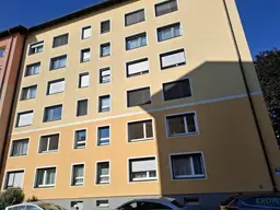 Charmante 3-Zimmer-Wohnung mit idealer Raumaufteilung in bester Ausstattung Nähe SALK