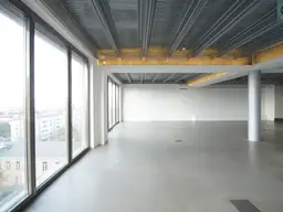 Panorama SKY LOFT mit atemberaubender Dachterrasse in der Brotfabrik Wien!