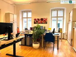 Großzügiges Büro in Zentrumslage!