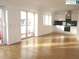 Moderne Dachgeschosswohnung mit Balkon - Generalsanierung 2019!