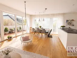 Neuwertige zentrumsnahe Seeblickwohnung mit großem Balkon!