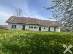 Kellerstöckl auf Baugrund mit Weingarten und kleinem Wäldchen