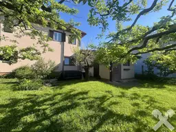 Charmantes Stadthaus mit schönem Garten in ruhiger Lage nahe der Belgier-Kaserne.