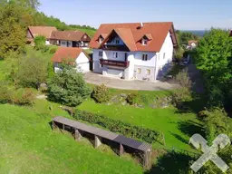 Gediegenes Zweifamilienhaus in herrlicher Aussichtslage