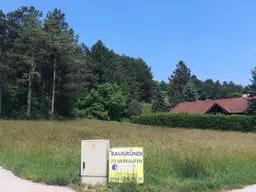 BAUGRUND MIT 683 m² IN IDYLLISCHER GRÜNRUHELAGE VON BERNDORF