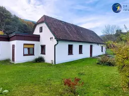 Renovierungsbedürftiges Wohnhaus mit angrenzenden 2888 m² Grünland zu verkaufen