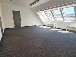 SHARED OFFICE! KLIMATISIERTES 50 m2 Coworking-Büro, 1 Zimmer, Gemeinschaftsküche, Tower-Server, 2 Toiletten, Siebenbrunnengasse