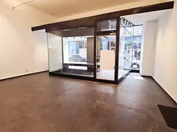 TOPLAGE, AM GRABEN-NÄHE, 83 m2 Geschäftslokal mit großer Auslagefläche, Verkaufsraum, Klimaanlage, Spiegelgasse