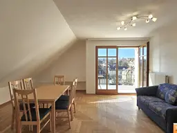 DACHGESCHOSSWOHNUNG MIT BALKON BEIM ROTEN BERG