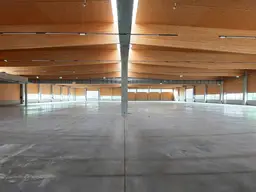 Neue großflächige Gewerbeliegenschaft am südlichen Stadtrand - Baurecht