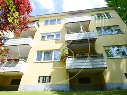 Renovierungsbedürftige 3-Zimmer-Balkon-Wohnung in Bestlage!