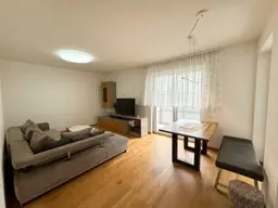 Neuwertige 3-Zimmer-Wohnung mit 77m² Wohnfläche, Südbalkon, 1x Tiefgaragenstellplatz &amp; 1x Außenstellplatz, €320.000