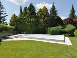 Großzügiges EFH auf 1200m²(+1300m²) Baugrund! Mit Pool, Sauna und Lift! Top-Ruhelage am Waldrand!