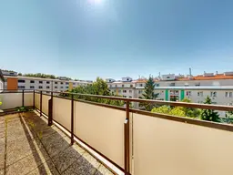 Riesiger, heller Terrassentraum mit Blick und Potential