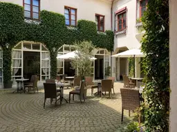 Seit über 40 Jahren etabliertes Stadtcafé in Purkersdorf – modernisiert &amp; mit 109 m² Terrasse
