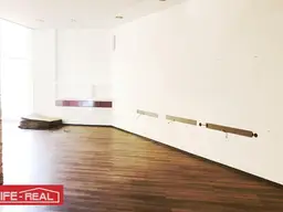 lichtdurchflutetes Geschäftslokal/Büro in Traun