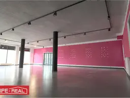 großes Büro/Ausstellungsfläche in zentraler Lage
