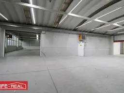Vielseitiges Gewerbeareal mit Hallen, Büros und Außenflächen in Top-Lage – Taufkirchen/Trattnach