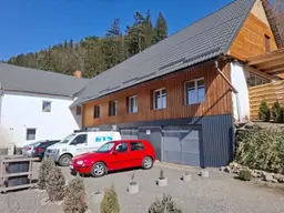 Preissenkung: Teilrenoviertes Mehrparteienhaus mit 4 Wohnungen und 4 Garagen in Leoben zu kaufen !