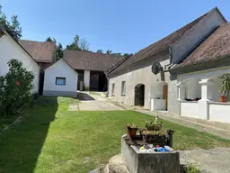 Arkaden-Streckhof mit extra Gästehäuschen und Nebengebäuden