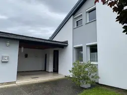 Schönes Miethaus mit Garten und Garage