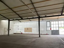 Werkstatt, Lager-oder Produktionshalle , eventuell mit Büroflächen