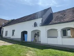 Arkaden-Streckhof mit extra Gästehäuschen und Nebengebäuden
