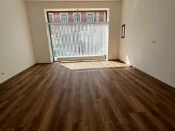 Attraktives Geschäftslokal/Bürofläche in zentraler Lage zu vermieten.