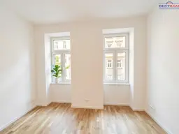 Top sanierte Altbau-Eigentumswohnung - 95 m² Wohnfläche, 5 Zimmer- PROVISIONSFREI